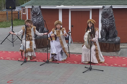 В Мысках открыта шорская этнодеревня, построенная при поддержке «Разреза Кийзасского»