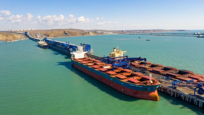 «Сибантрацит» начал экспорт угля большими судами вместимостью свыше 160 000 тонн